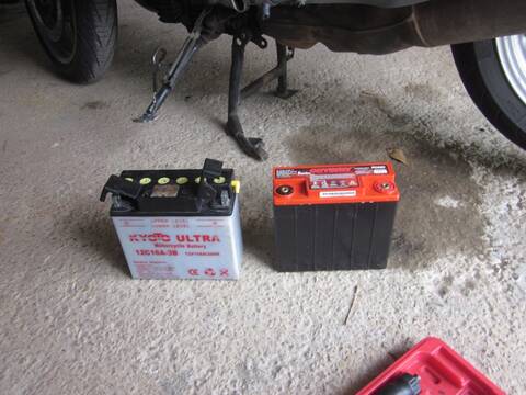 Changer batterie sur BM 1150 RT 2002
