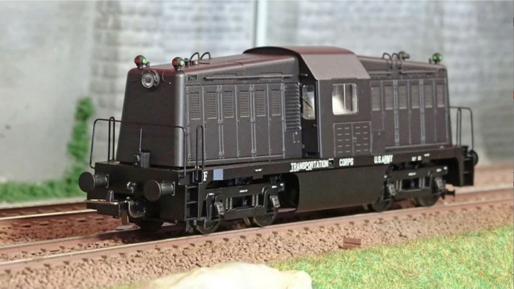 [Piko] - Locomotive diesel 65-DE-19-A USATC (United States Army Transportation Corps) Captur16