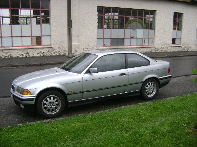 BMW 320i Coupé e36 de 1997 Dsc00614