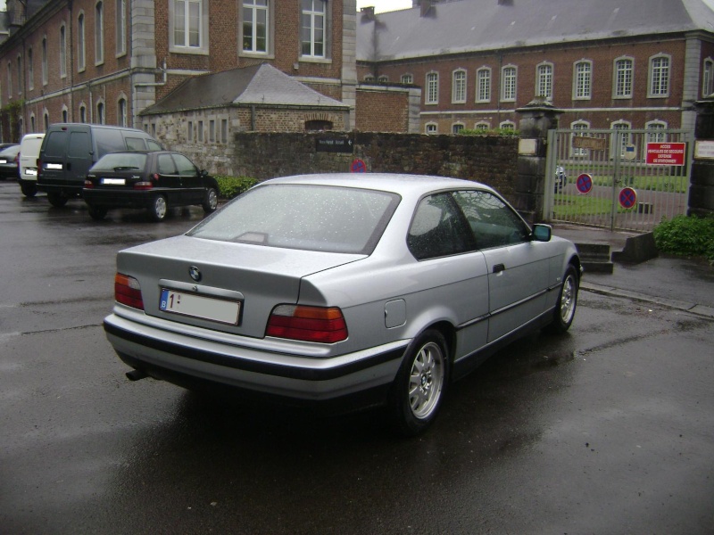 BMW 320i Coupé e36 de 1997 Dsc00618