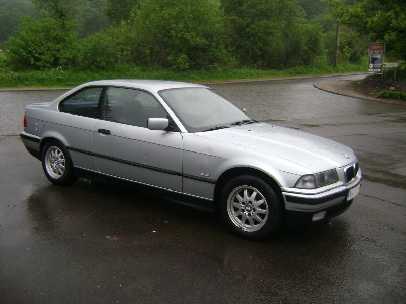 BMW 320i Coupé e36 de 1997 Dsc00619