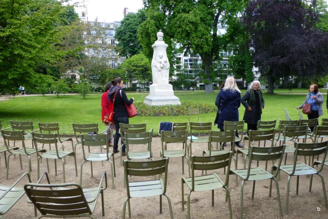 Choses vues dans le jardin du Luxembourg, à Paris - Page 2 Pariss17