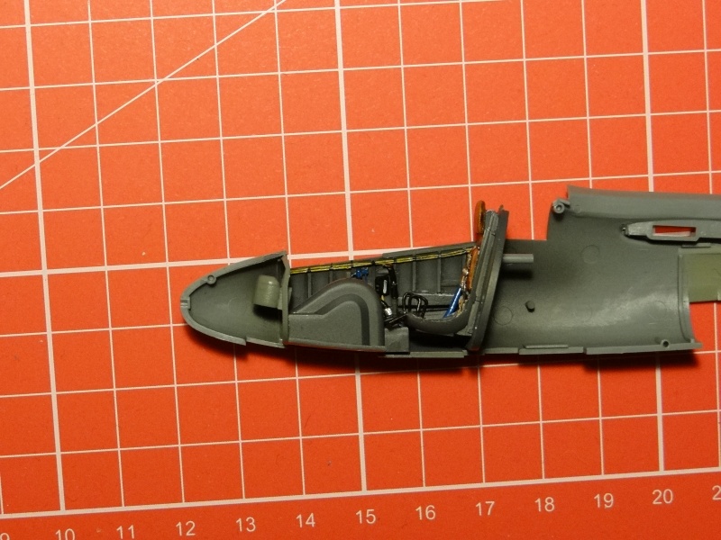 HEINKEL He 162 Salamander [ TAMIYA ](Terminé) Dsc01120