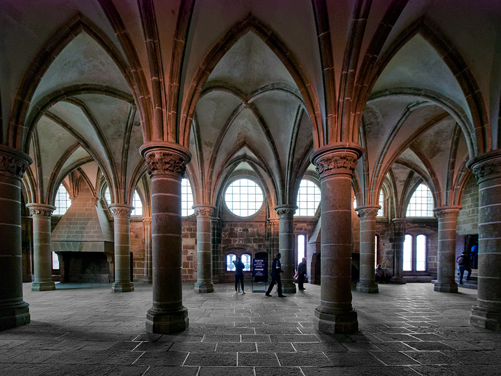 Mont Saint Michel, grande salle P1010214