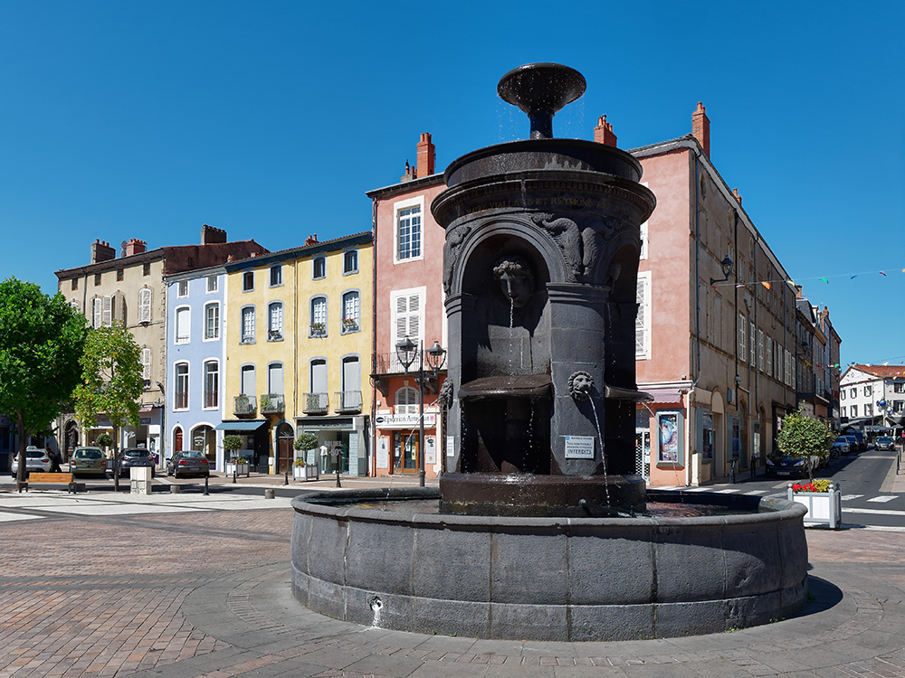 Issoire, fontaine P1080927