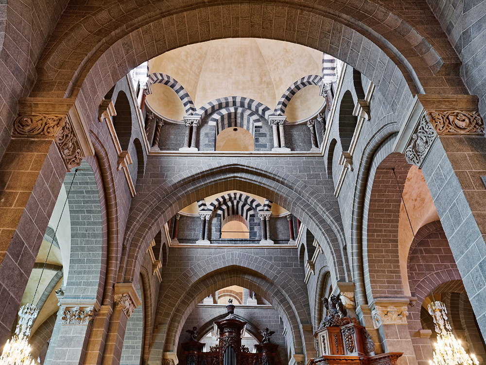 [Architecture_et_Graphisme] Cathédrale Notre-Dame du Puy-en-Velay P1090111