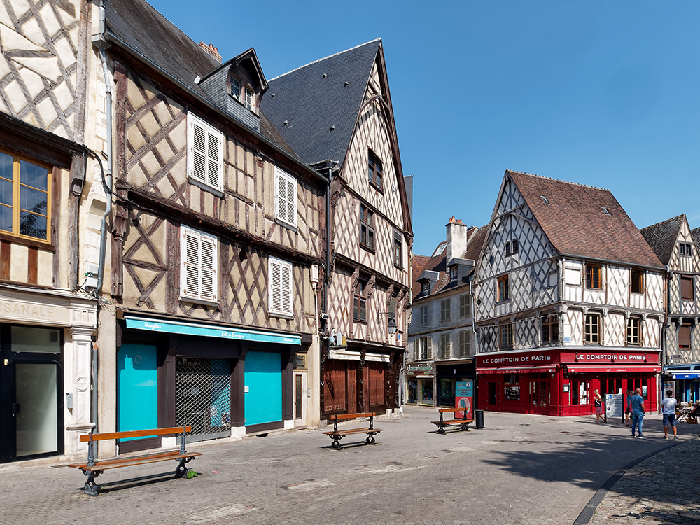 Bourges, le comptoir de Paris P1090511
