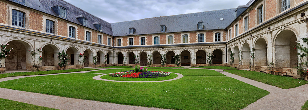 [Architecture_et_Graphisme] Abbaye de Valloires, cloître P1120914