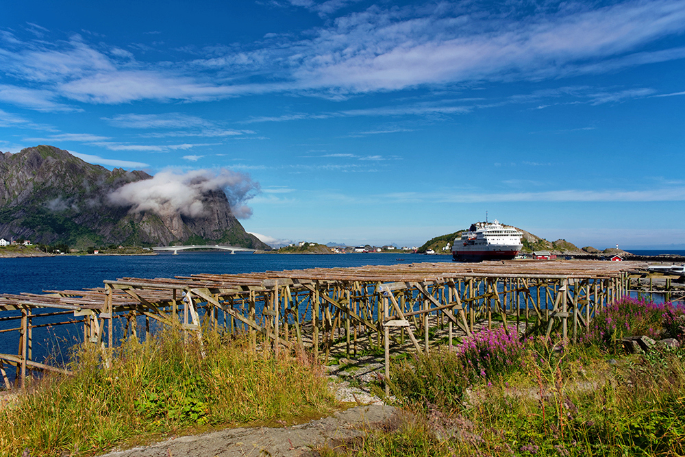 [Paysages]  ☞ Iles Lofoten, séchoirs P7310419