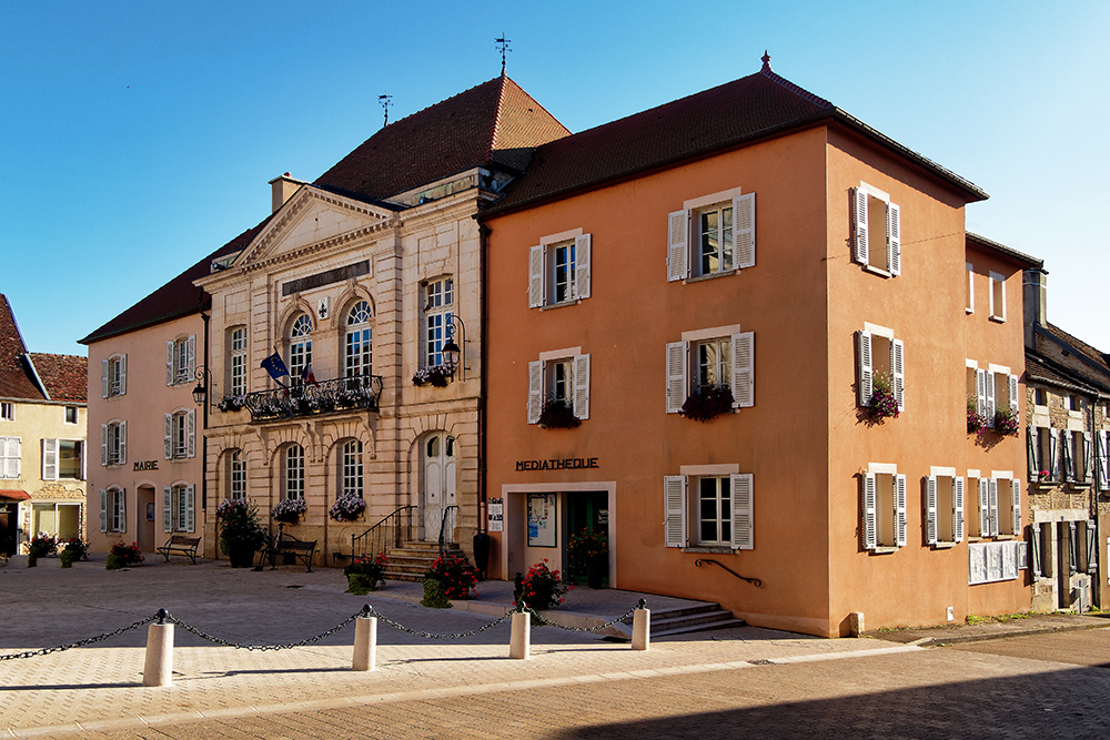 Châteavilain, hôtel de ville P8090015