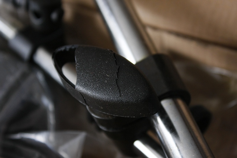 Qui a cassé mes boutons à oreilles ? Pied-c12