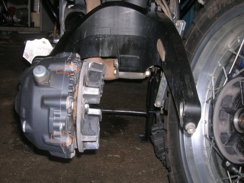 Démontage roue avant ET roue arrière ST 1200 en photos - Page 3 00212