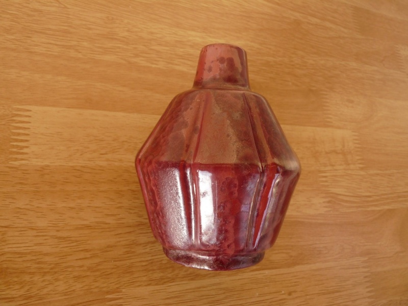 Petit vase bordeaux à cristallisations marqué France numéroté 9138 P1110912
