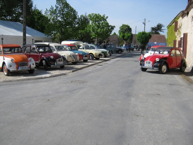 Rassemblement des 2cv, Faux, le 27 et 28 avril 2013 Fauxli24