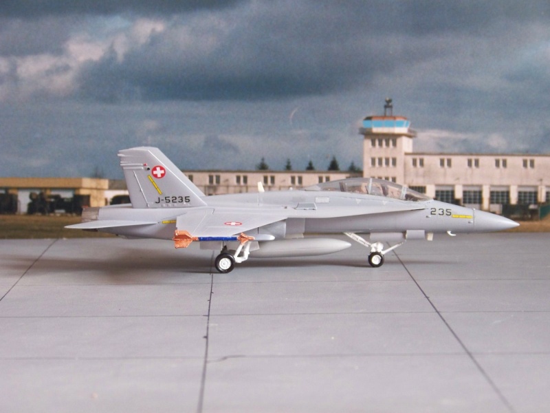 MDD F/A-18A a un petit frére Mdd_fa36
