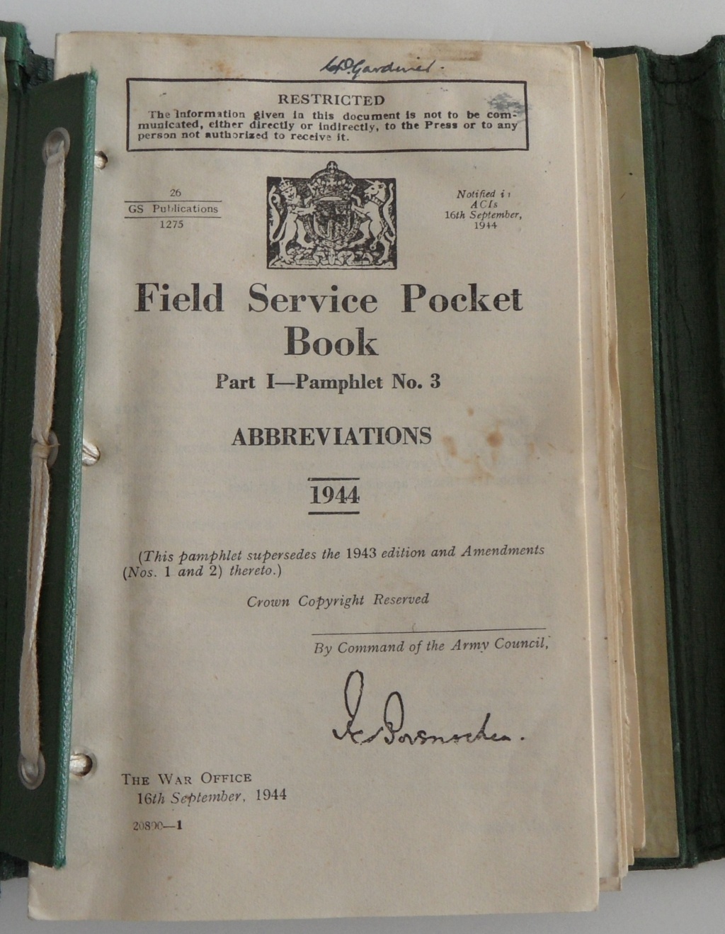 Ensemble de livrets anglais Service pocket book avec couverture spécifique au royal engineers - 35 euro Sam_6982