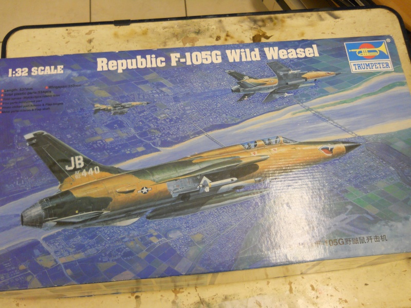 F-105G Wild Weasel en Trumpeter au 1/32 Dscn2521