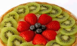 TARTA DE KIWI Y FRESAS