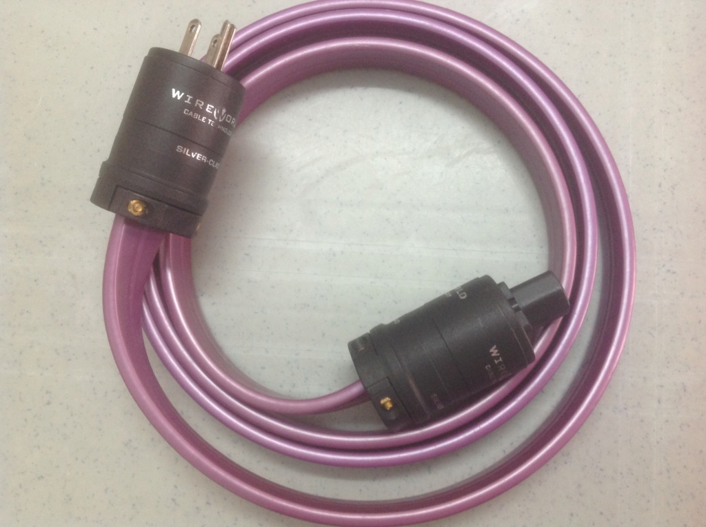 Wireworld Aurora 5.2 power cord (Sold) Img_8719