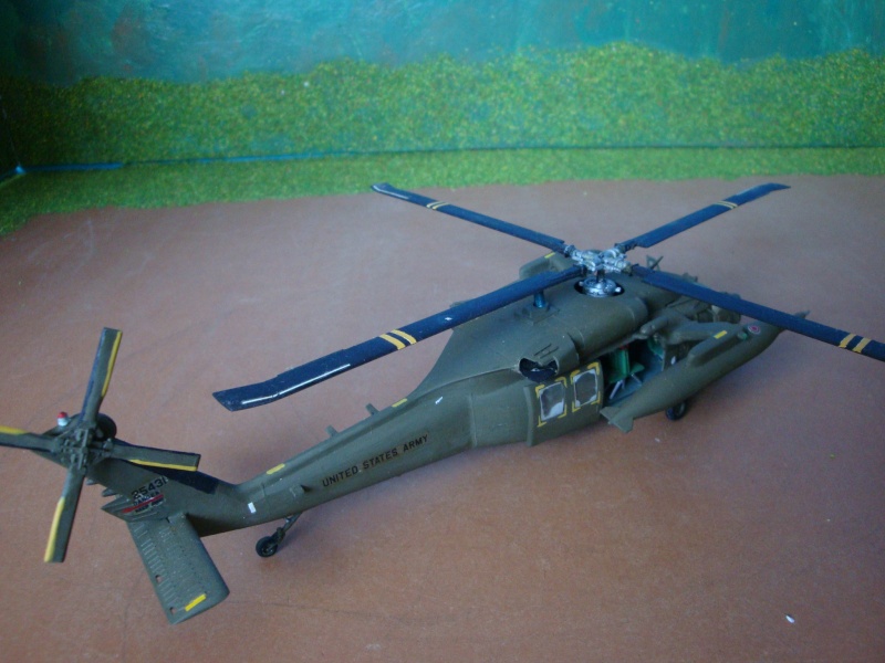 Hélicoptére américain SIKORSKI MH-60K Nighthawk U.S. Army  [ ITALERI 1/72° ] Dsc03734