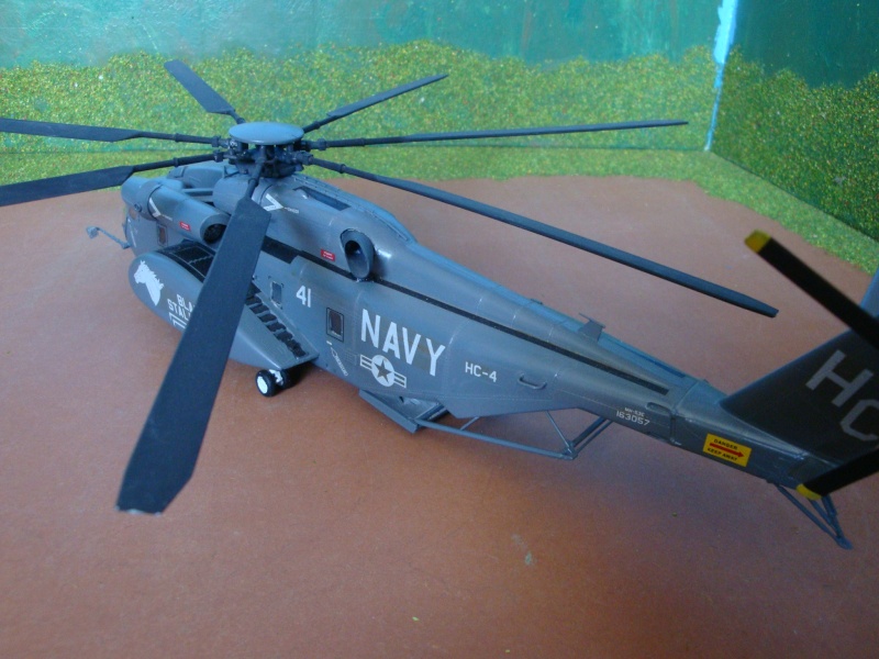 hélico  U S A  italérie  1/72  MH-53E  SEA DRAGON  US NAVY Dsc03810