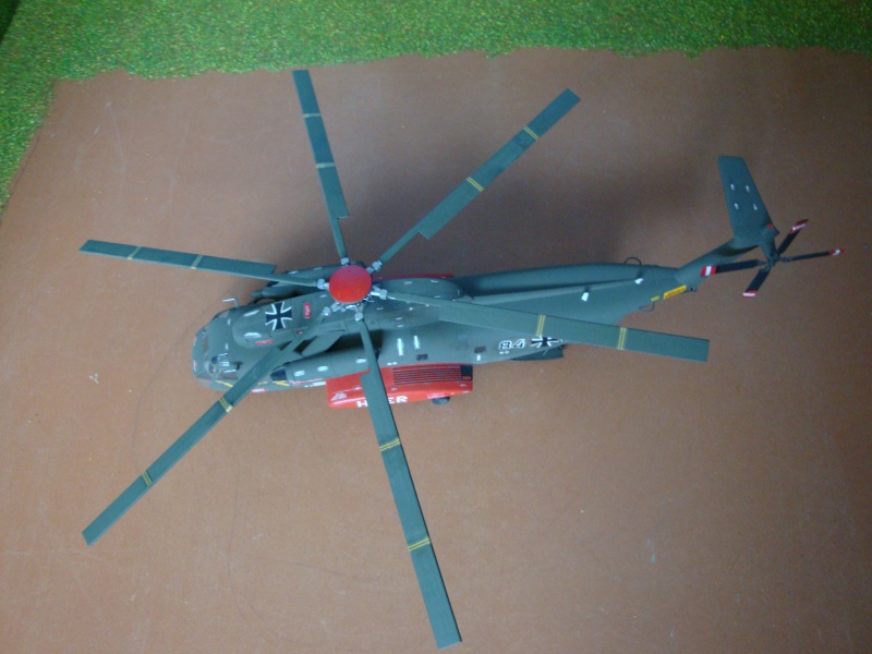 hélico Allemagne revell  1/72  SIKORSKY  CH-53 G Dsc03819