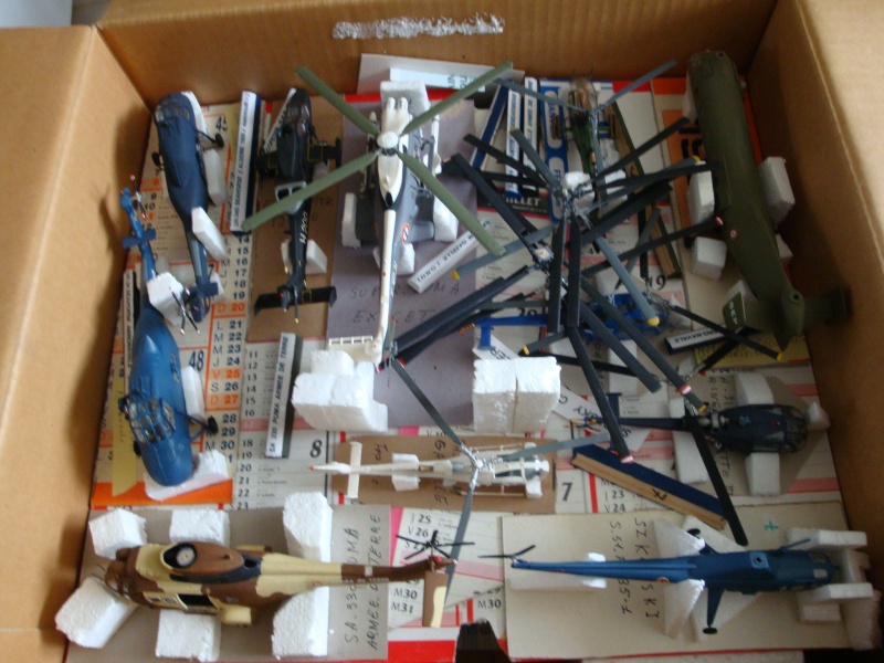 Quelques photos du stockage de mes hélicoptères.  Dsc03848