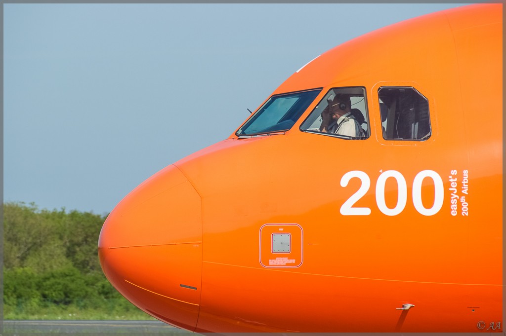 [04/05/13] Airbus A320 (G-EZUI) EasyJet  "200th Airbus for Easyjet" _dsc7210