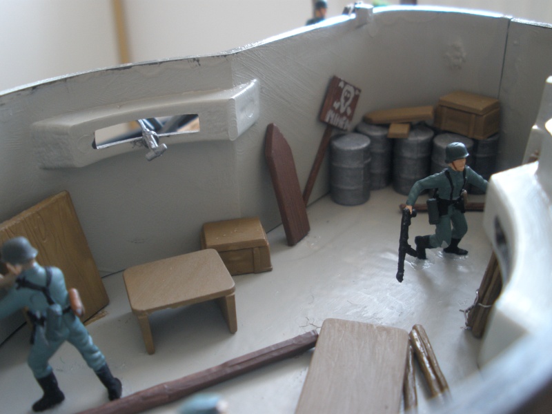 Diorama bunker allemand attaqué par des paras' américains P6140223