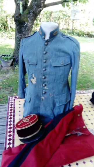 bleu horizon et garance : un uniforme de lieutenant - médecin Dsc_0057