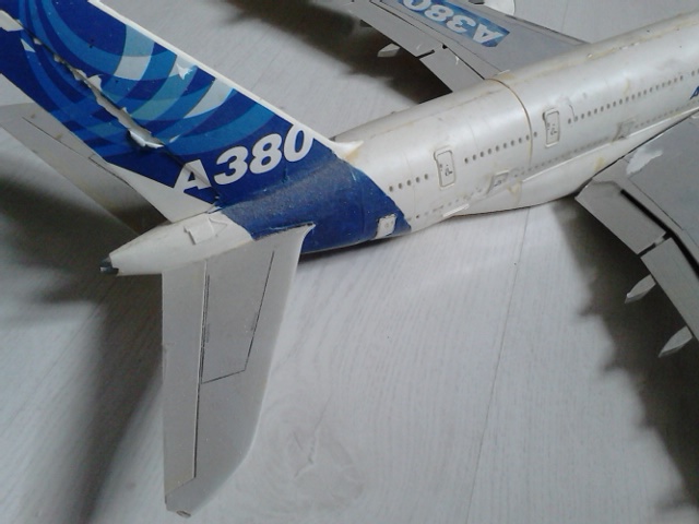 AIRBUS  A380-841 rénovation ... 1/125ème Réf 52904 Dsc_6115
