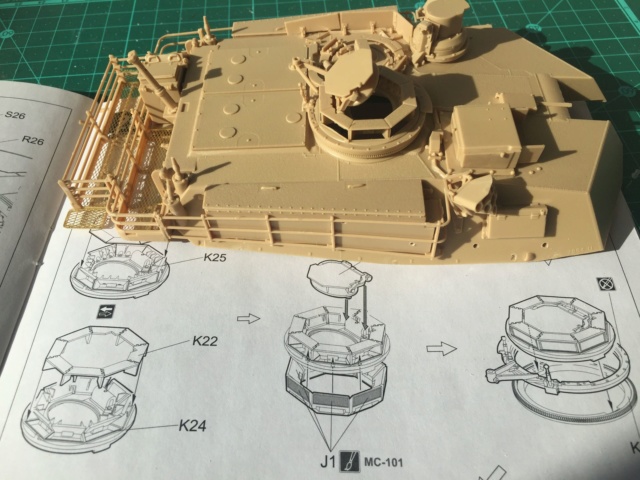 M1A2 Abrams Tusk MENG 1/35 Termine - Page 2 414