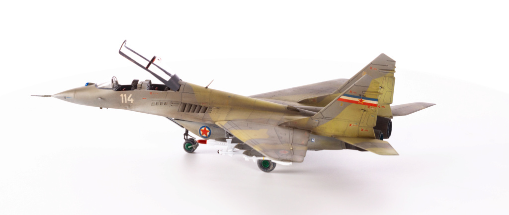 Mig-29UB Fulcrum Academy 1/48 - Page 3 Img_0039