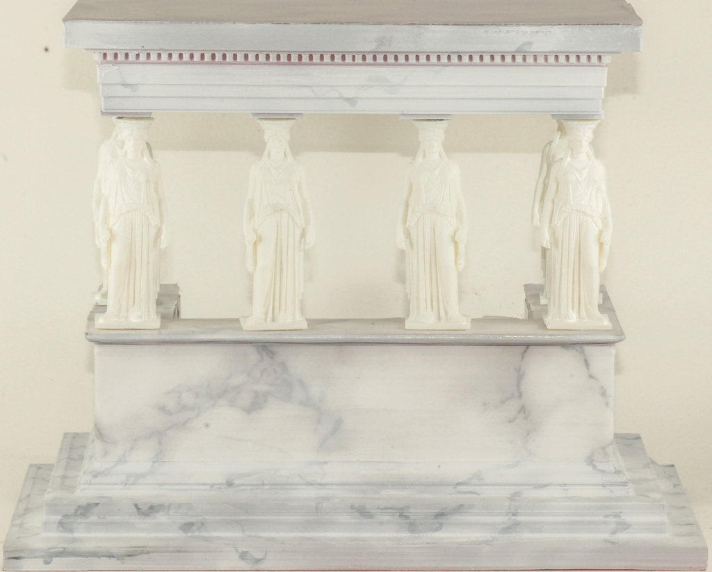 Lateral du temple d´Erechthéion avec ses Caryatides au 1/35 TERMINE Img_0214