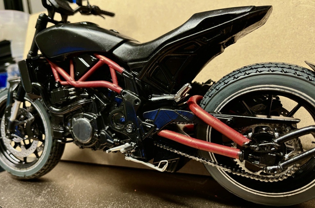 Indian FTR 1200 Triumph custom BMW Tail au 1/9 resine TERMINE Photo298
