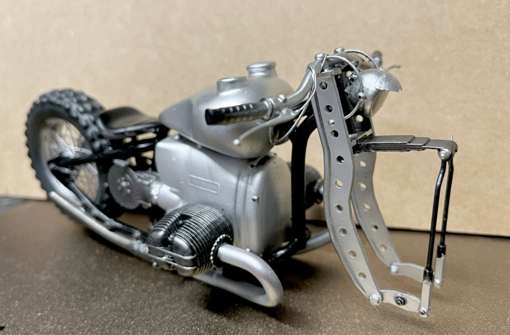 Indian FTR 1200 Triumph custom BMW Tail au 1/9 resine TERMINE Photo319