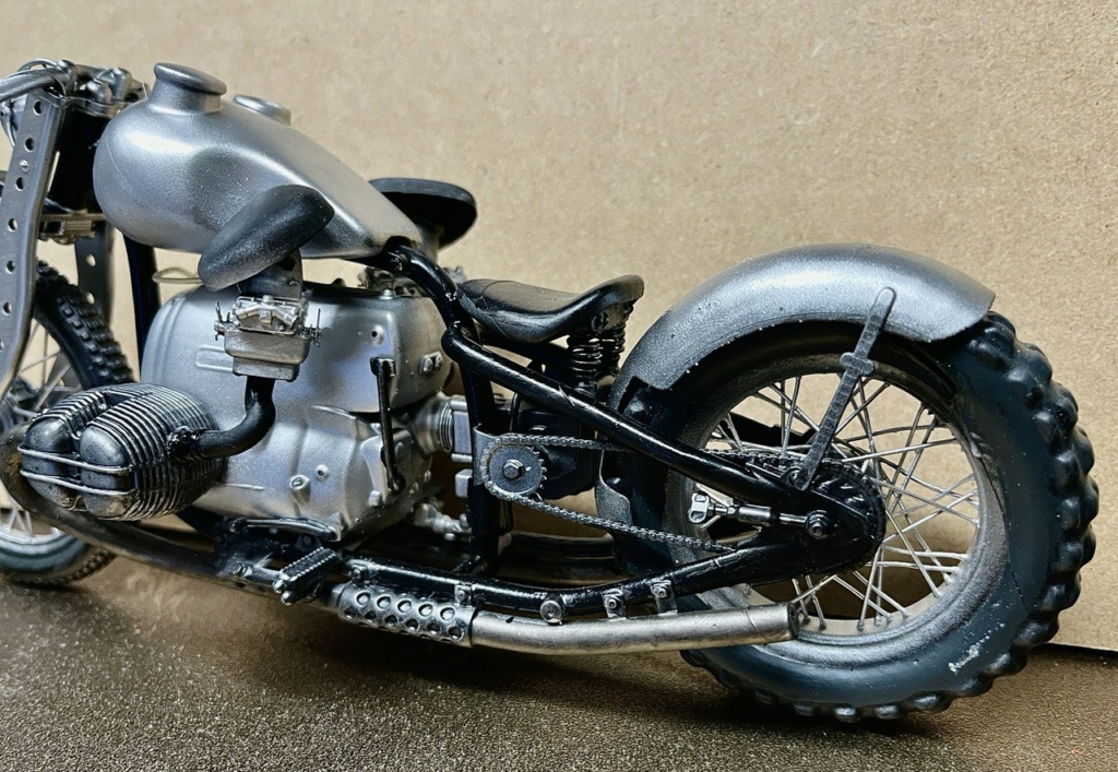 Indian FTR 1200  Triumph custom BMW Tail au 1/9 resine TERMINE Photo324