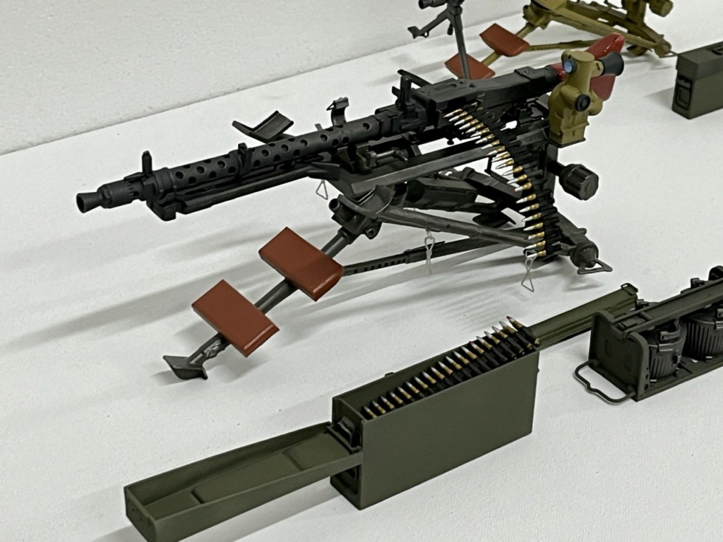MG 34 au 1/8 et au 1/4 en resine 3D TERMINE Photo369