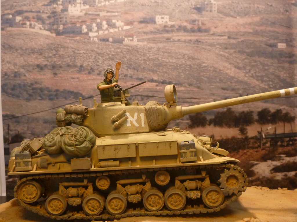 1/35 M 51 super Sherman (DRAGON) +figurines Verlinden P1070915