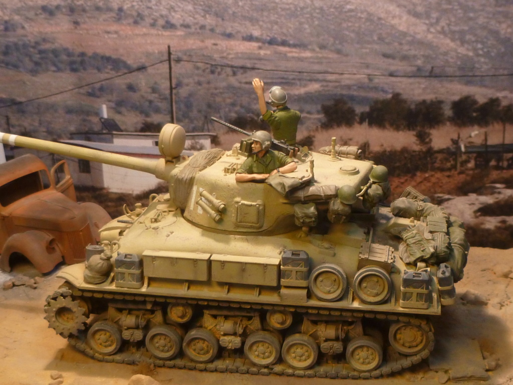1/35 M 51 super Sherman (DRAGON) +figurines Verlinden P1070918