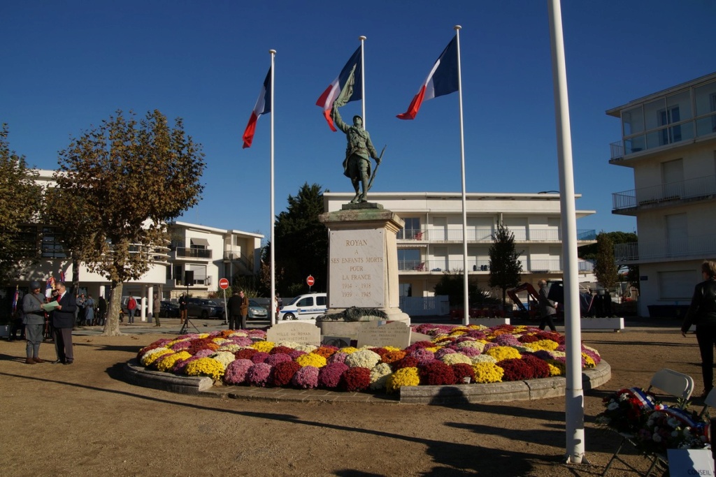 [ Histoires et histoire ] Cérémonie du 11 novembre - Page 8 Dsc00357