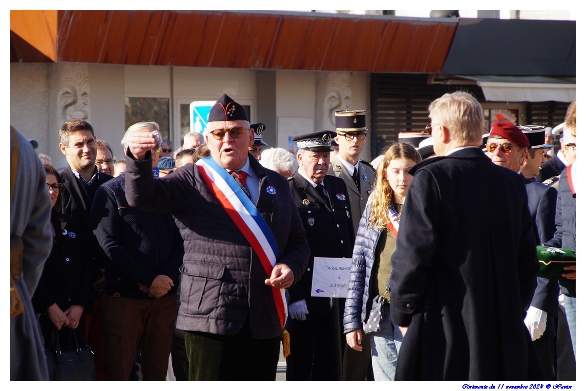 [ Histoires et histoire ] Cérémonie du 11 novembre - Page 16 Dsc13044