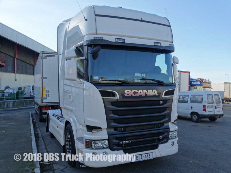 Scania série R Streamline - Page 8 Dsc01445