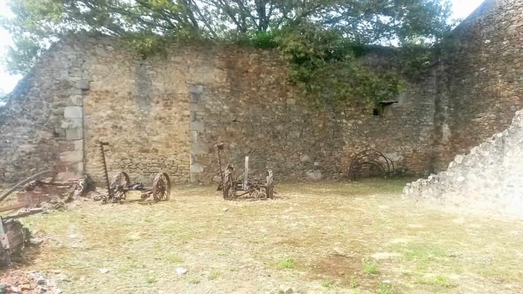 ORADOUR-SUR-GLANE 17-08-2019 vélo , voiture , et beaucoup de machines a coudre !!! 01829