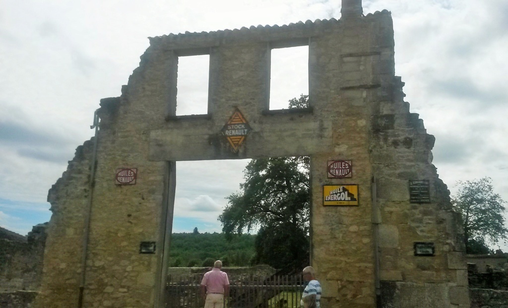 ORADOUR-SUR-GLANE 17-08-2019 vélo , voiture , et beaucoup de machines a coudre !!! 04717