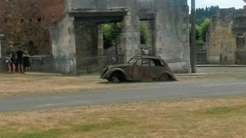 ORADOUR-SUR-GLANE 17-08-2019 vélo , voiture , et beaucoup de machines a coudre !!! 06911