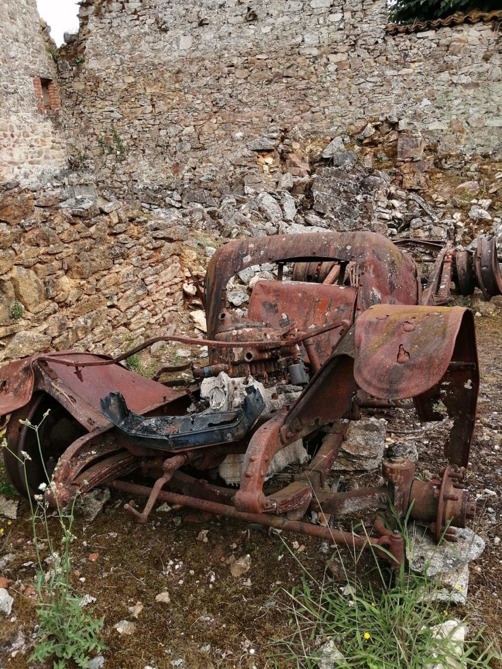 ORADOUR-SUR-GLANE 17-08-2019 vélo , voiture , et beaucoup de machines a coudre !!! 14810