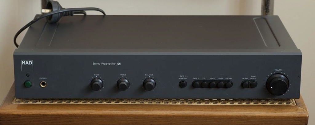 NAD 106 Stereo Preamplifier with MC & MM Phono stage & XLR output Post-110