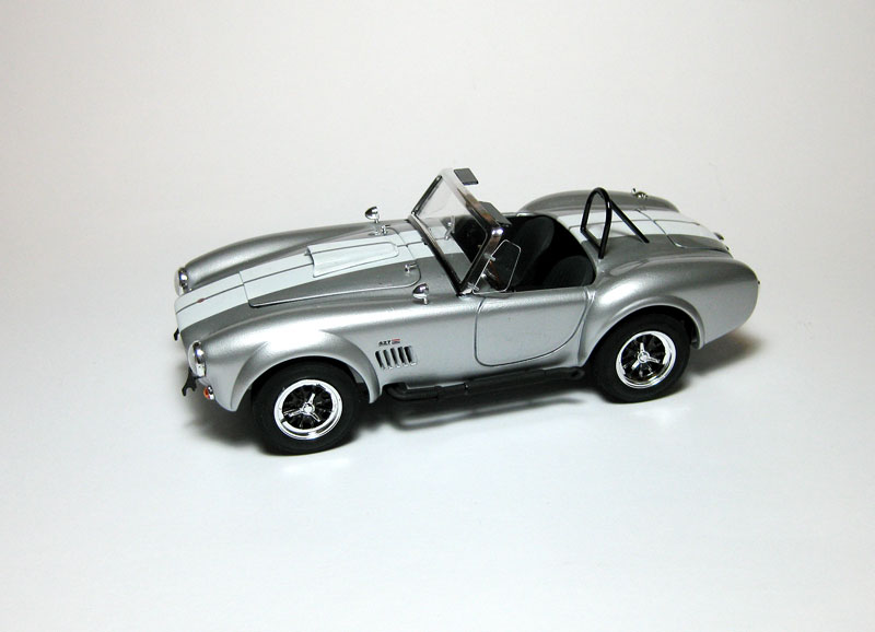 MT: Shelby Cobra 427 S/C - Fujimi 1/24 . (Lleva motor Ford ;-) 2116