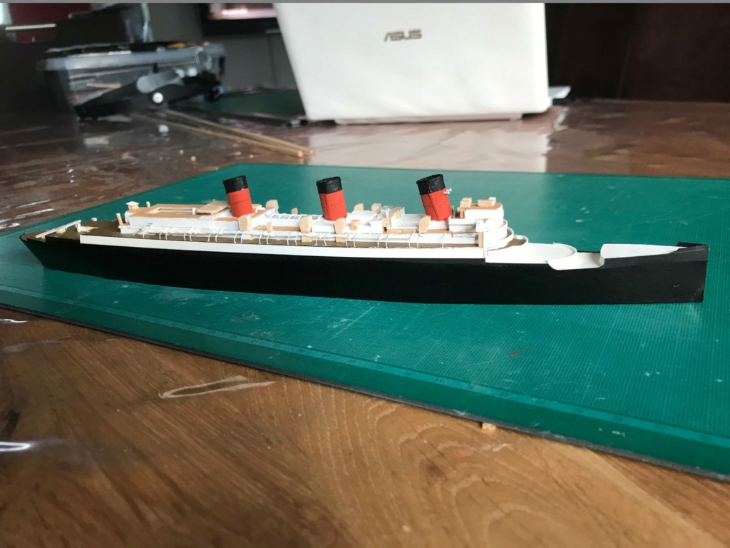 RMS Queen Mary I [scratch carton 1/1000°] de PADOU35 - Page 2 Img_4835